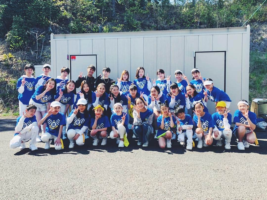 レオラさんのインスタグラム写真 - (レオラInstagram)「FC今治⚽️ ホーム開幕戦！！ 2-1で勝利でした！Congratulations!😆🙌🎉 . #1日広報部長 として、ハーフタイムのパフォーマンスも、ありがとうございました！✨ . これからも応援します！！ . #Leola_LaLa #Leola #FC今治 #ありがとうサービス夢スタジアム #行くぞJ #サッカー」3月25日 20時48分 - leola_official