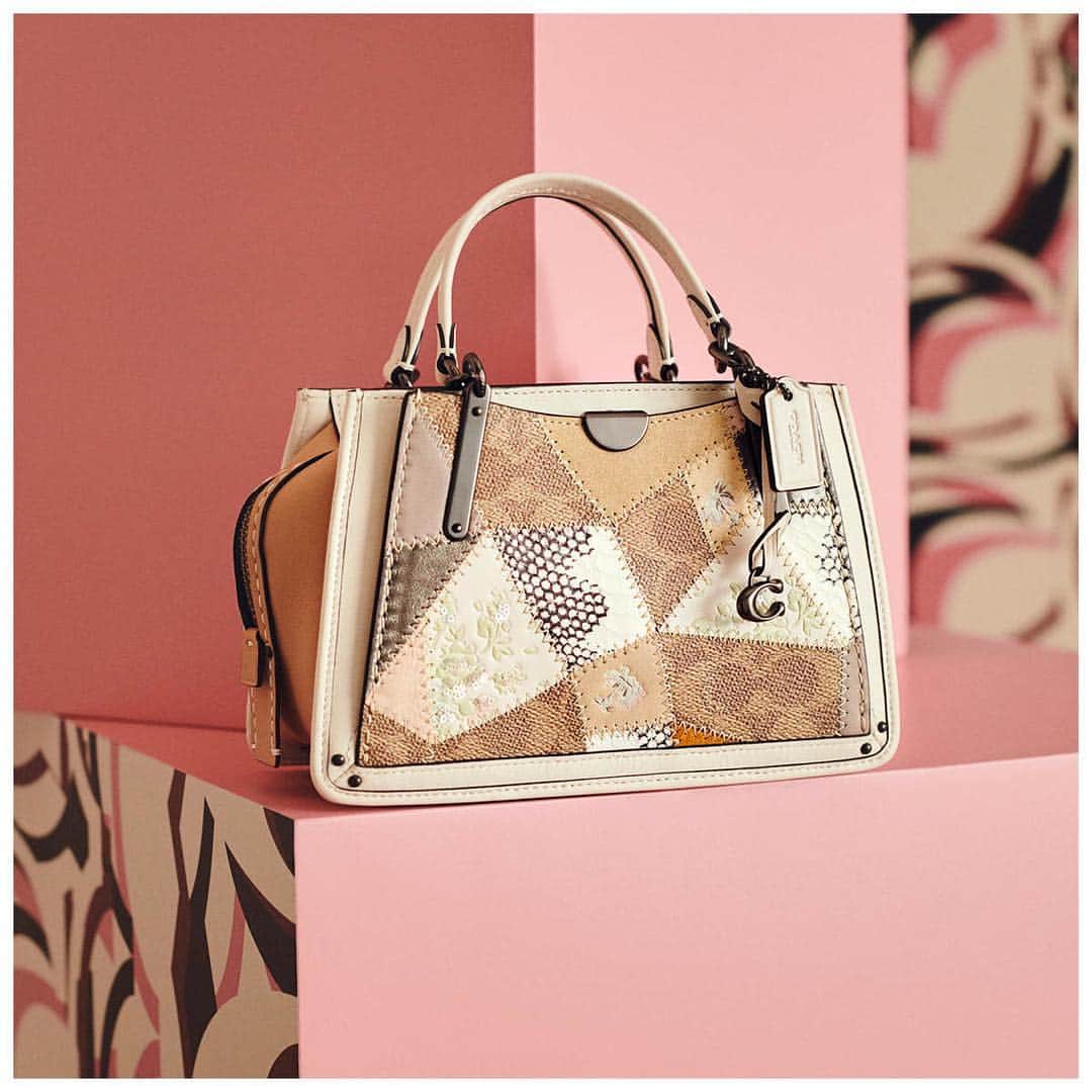 のインスタグラム：「Signature canvas. ✔ Lush suede. ✔Metallic leather. ✔ Our newest Dreamer, in a patchwork of pretty. #CoachNY」