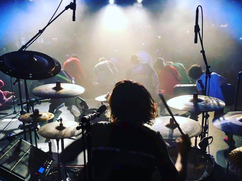 Tomoyaさんのインスタグラム写真 - (TomoyaInstagram)「Seattle🔥 Thank you so much guys!!!! Tour is over... @standatlantic @waterparks they are so kind always... See you next time definitely🌈  すぃあろぅ  2本残ってるけど、みんなと回るツアーはここで終わり。 長いツアーで得るものは毎回とても大きくて。  移動が大変でも。 ご飯の文化が違っていても。 体が悲鳴をあげても。 そんなことどうでもよくなるくらいに、何にも変えがたい、かけがえのないものをもらっている。 そしてそれは、僕の人生の中で絶対に無くしてはいけないもの、大切にしなければいけないものです。  ありがとう。  #seattle #standatlantic #waterparks」3月25日 20時45分 - tomo_10969