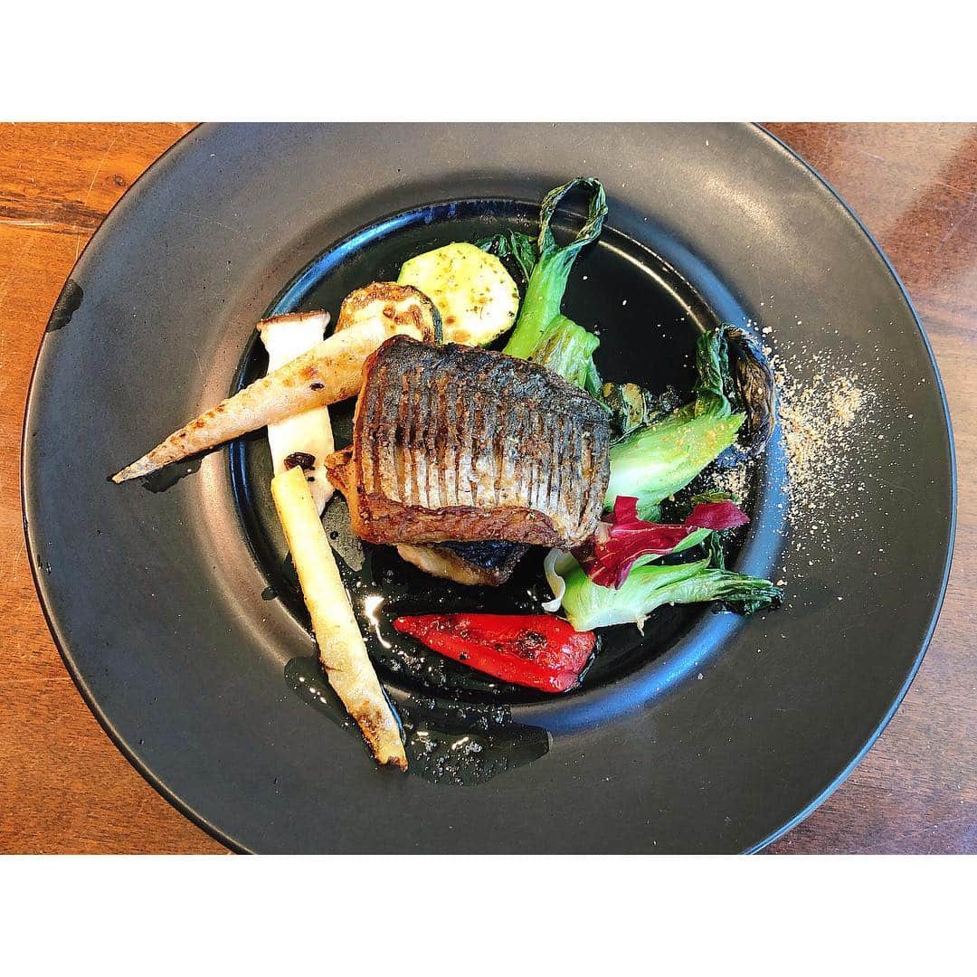 永井友梨さんのインスタグラム写真 - (永井友梨Instagram)「昨日はお休みでLUNCHへ🍴 もう12年目？の仲、落ち着くし楽しい、話すことは尽きない😊 またすぐ集まりたいなぁ💓  ともみもひかりも新生活ファイトp(^_^)q❣️ #宮崎ランチ」3月25日 20時56分 - nagai_y_r