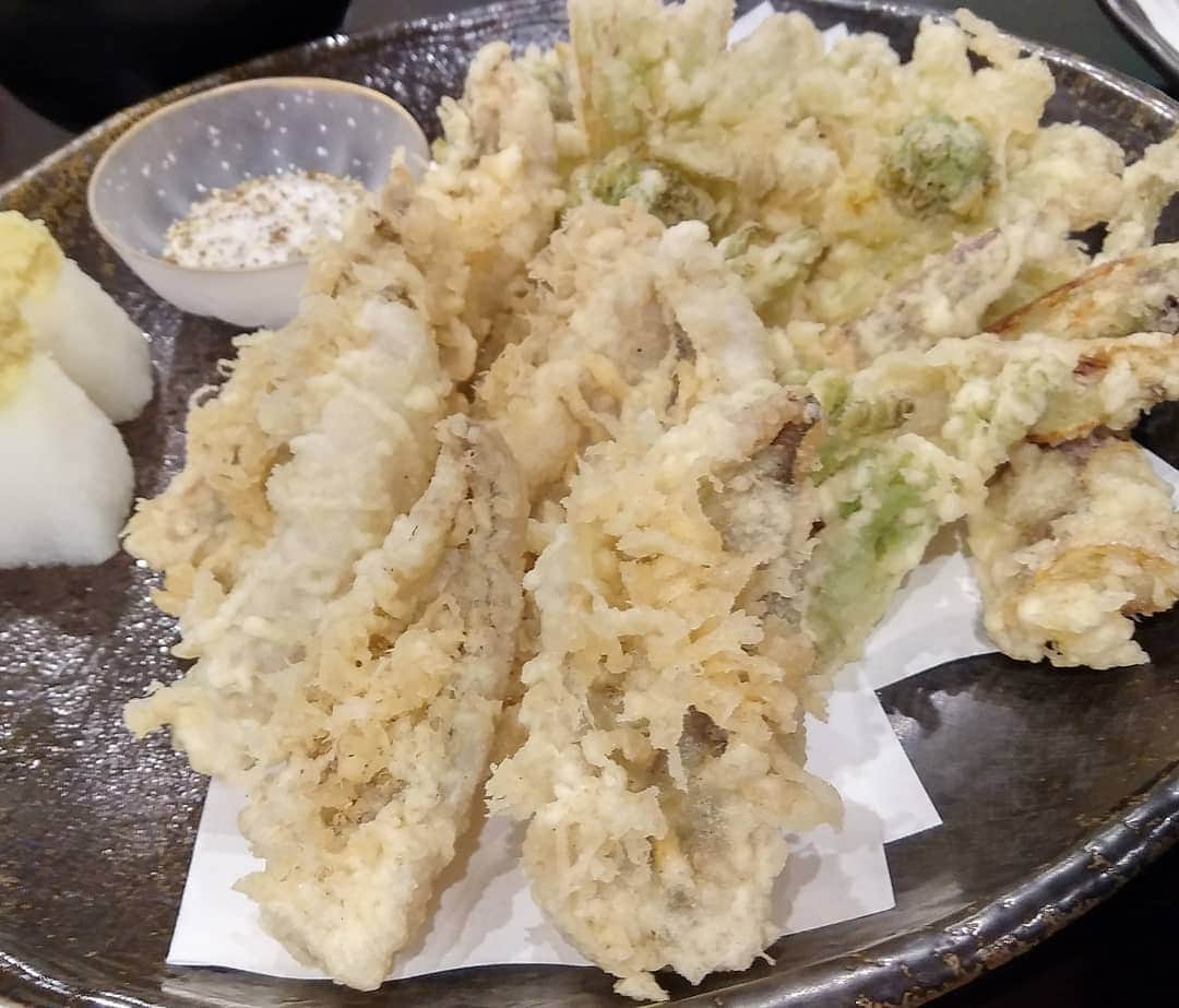 川久保秀一さんのインスタグラム写真 - (川久保秀一Instagram)「反省会。学年主任は別業務で欠席(^.^)。 #マリコとヒデーズ」3月25日 21時08分 - hidekazu_kawakubo