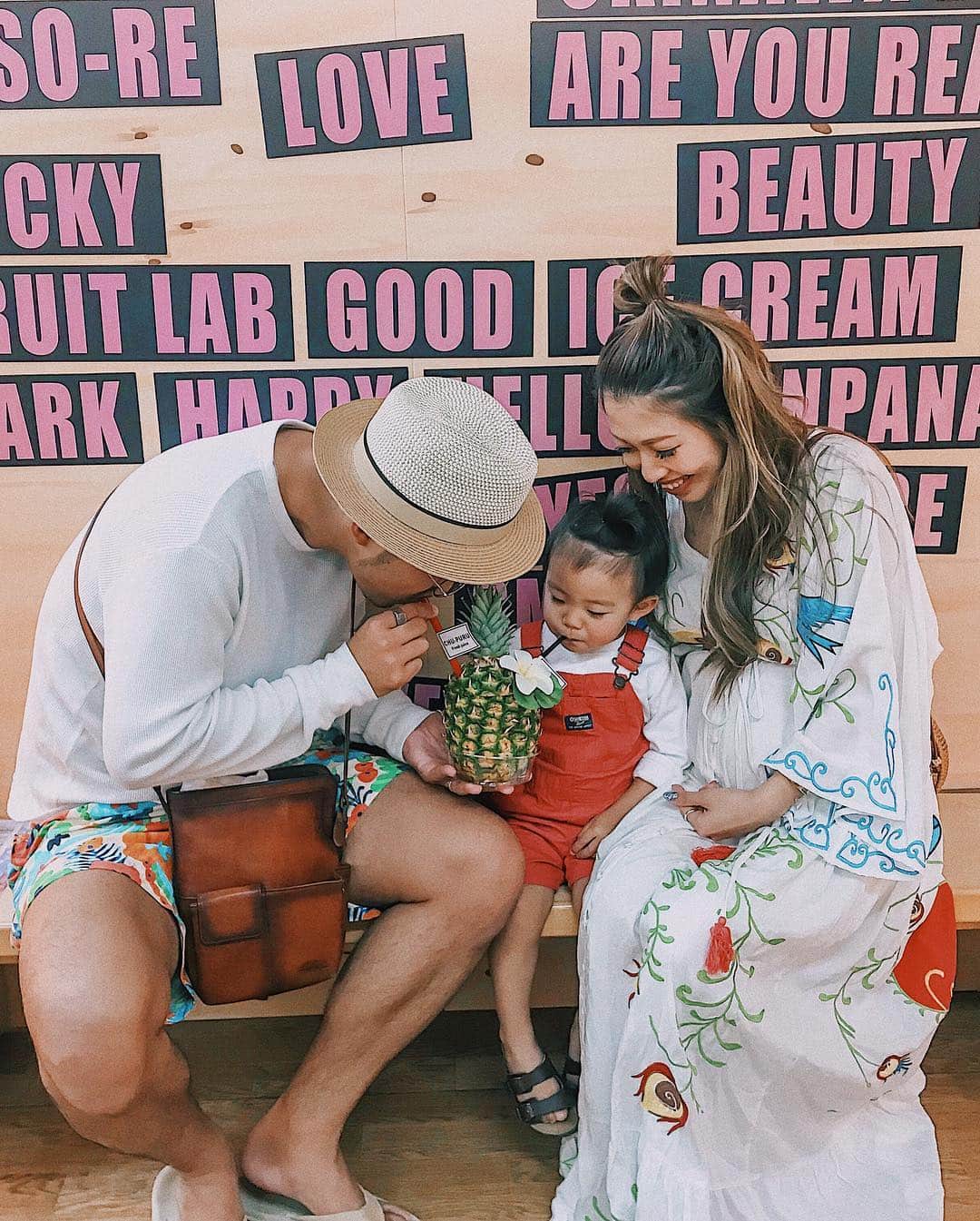 -LIFE IS FUN-さんのインスタグラム写真 - (-LIFE IS FUN-Instagram)「. ☺️🍍❤️ #マタニティ  #善太のいる生活 #ゆるりとした生活 #沖縄 #maternity  #family  #familyphoto」3月25日 21時08分 - kiyoko1207