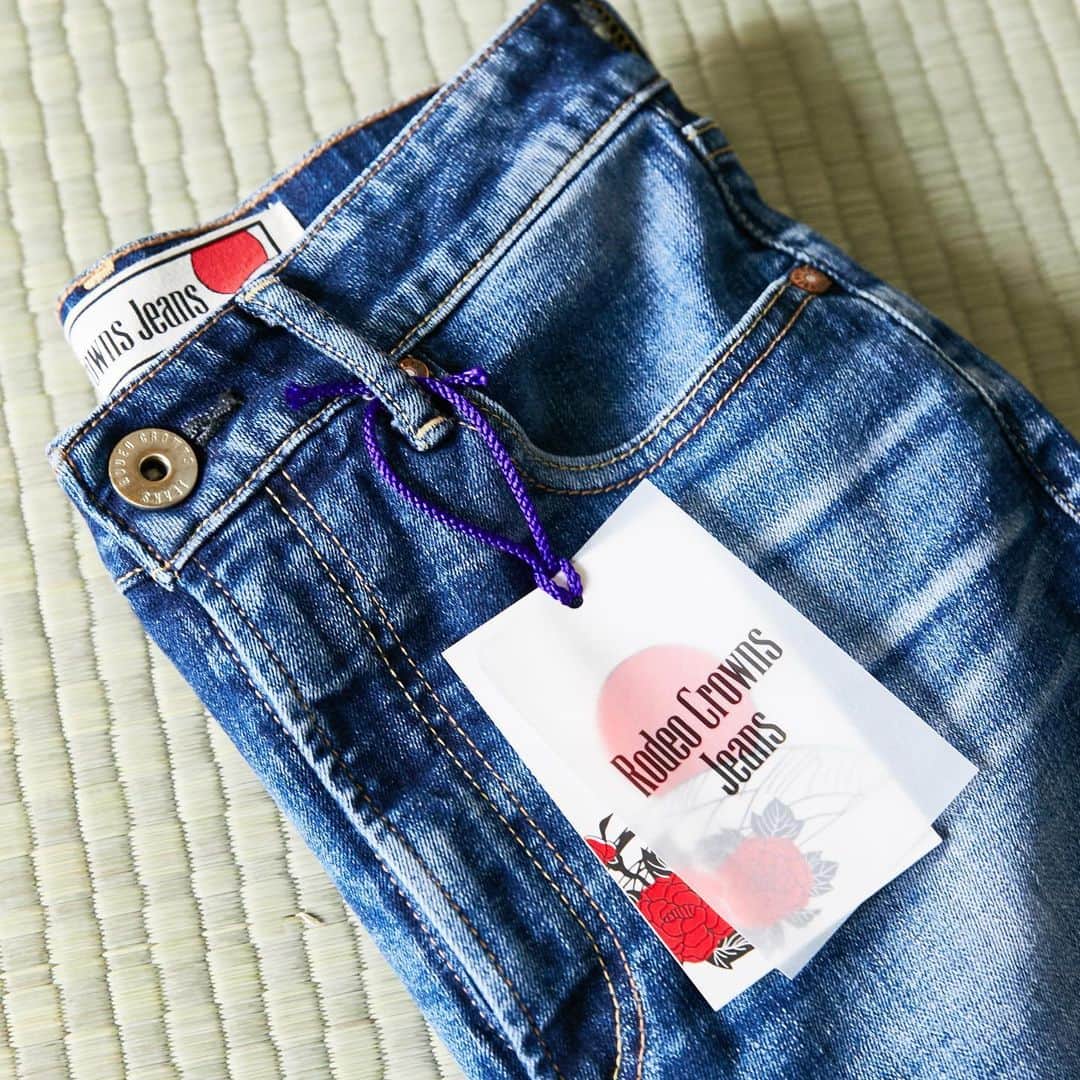ロデオクラウンさんのインスタグラム写真 - (ロデオクラウンInstagram)「JW SO jeans ━━━━━━━━━━━━━━━━━━ 今春デビューしたMADE IN JAPANデニムライン。 MADE IN JAPANならではのクオリティ ブランド特有のメンズライクな加工、履く人を美しく女性らしく見せる追及されたシルエット。 . 是非お近くの店舗、WEB STOREでチェック！ ━━━━━━━━━━━━━━━━━━━━ #RODEOCROWNS #RCWB #RODEOCROWNSWIDEBOWL」3月25日 21時09分 - rodeocrowns_official