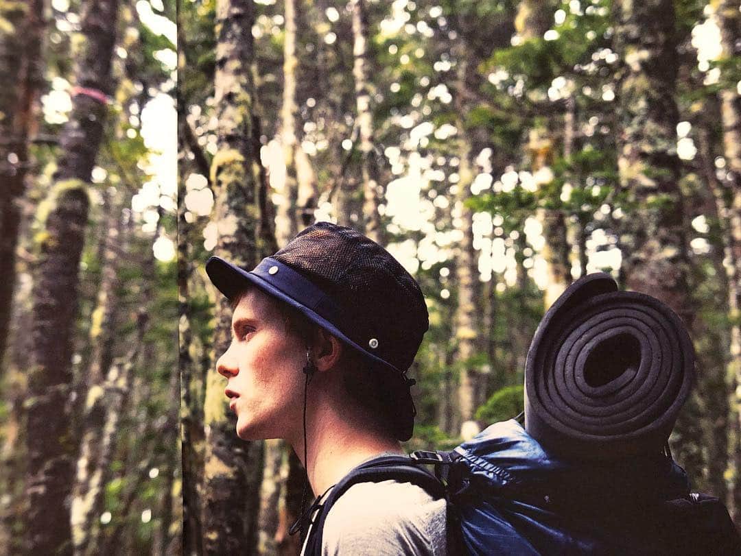 SUNDAY MOUNTAINさんのインスタグラム写真 - (SUNDAY MOUNTAINInstagram)「【ハロコモディティーの帽子入荷！】 シンプルなのに飽きのこないブランド、halocommodity（ハロコモディティー）からキャップとハットが入荷しました！ まずは撥水加工を施したシンプルな帽子、『ラウンドキャップ』と『ラウンドハット』ツバ先にワイヤー付きでお好みのスタイルに。メッシュの裏地と通気口でムレを防ぎます。 ・ もう一つはトップ部が着脱可能な高機能撥水ハットの『ピークスハット』これでもうムレ知らず！ ・ ぜひ店頭にてお確かめください。 ・ ■ブランド名：halocommodity ■商品名：ラウンドキャンプ ■価格：（税抜）4,900円 ■カラー：3色 ■サイズ：ワンサイズ ・ ■商品名：ラウンドハット ■価格：（税抜）6,900円 ■カラー：3色 ■サイズ：ワンサイズ ・ ■商品名：ピークスハット ■価格：（税抜）9,900円 ■カラー：ブラック ■サイズ：ワンサイズ * * SUNDAY MOUNTAIN ■ 本店 福井県坂井市春江町針原20-1-1 11:00～19:00(水曜定休) TEL 0776-63-6589 ■ BASE CAMP店 福井県坂井市春江町針原21-49-7 K.TENANT-B 11:00～19:00(火,水曜定休) TEL 0776-97-8848 ■オンラインショップ http://campanela.jp/webshop.html * * #sundaymountain  #camp  #hiking  #trekking  #サンデーマウンテン  #アウトドア  #アウトドアショップ  #アウトドアファッション  #キャンプ  #キャンプギア  #ハイキング  #トレッキング  #登山  #山道具  #halocommodity  #ハロコモディティー」3月25日 21時11分 - sundaymountain