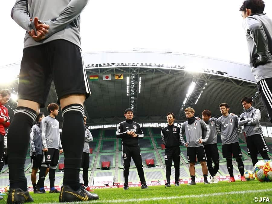 日本サッカー協会さんのインスタグラム写真 - (日本サッカー協会Instagram)「📸日本代表Team Cam 3/25(月)、明日の試合会場となるノエビアスタジアム神戸にてキリンチャレンジカップ2019公式練習が行われました！ ・ #daihyo #SAMURAIBLUE ―――――――――――――――――― キリンチャレンジカップ2019 🆚ボリビア代表 📅3/26(火)19:30KO 📍兵庫／ノエビアスタジアム神戸 📺フジテレビ系列で生中継 ・ 👉大会情報はJFA.jpへ ――――――――――――――――――」3月25日 21時22分 - japanfootballassociation