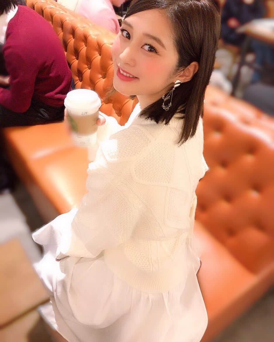 橘花凛さんのインスタグラム写真 - (橘花凛Instagram)「愛ちゃんとカフェ☕️💕 セットアップは17kg @17kg_official だよーん(● ˃̶͈̀ロ˂̶͈́)੭ꠥ⁾⁾ #私服 #コーディネート #セットアップ #ワンピース #白コーデ #ニット #17kg #韓国ファッション #私服コーデ #橘花凛」3月25日 21時25分 - rintakahashi0809