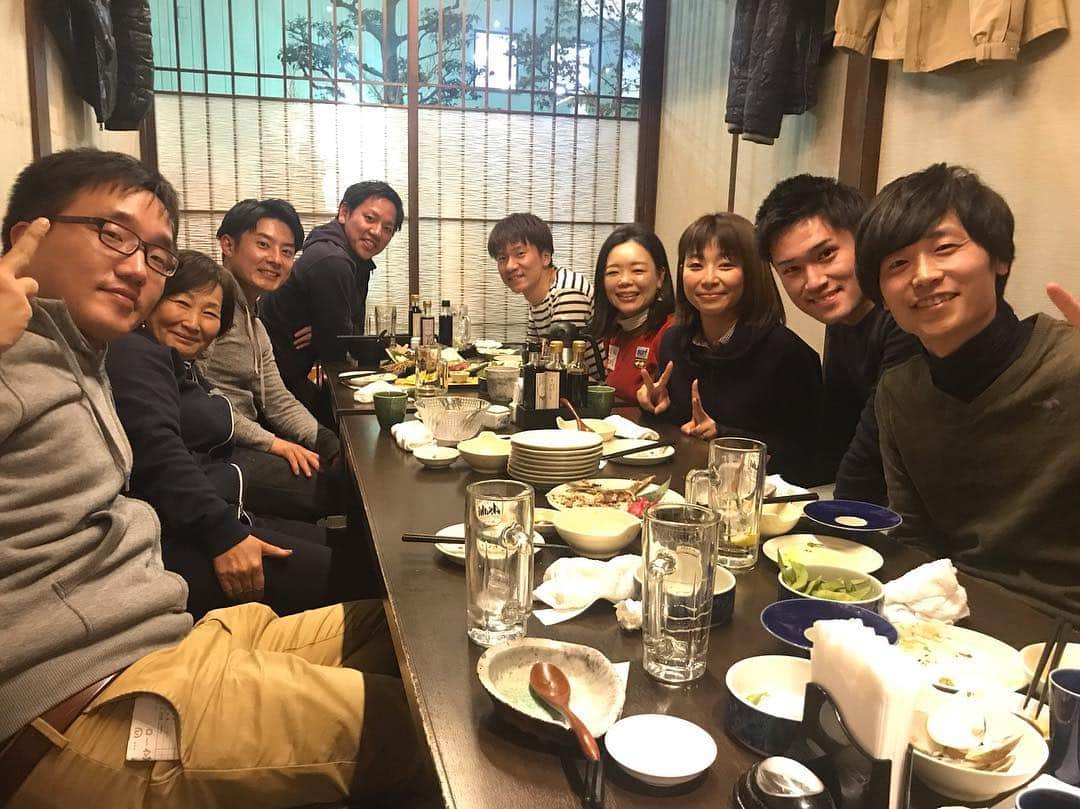 川原由維さんのインスタグラム写真 - (川原由維Instagram)「明日から、ステップアップツアー開幕戦です‼️ 今日は、コースチェックと、選手に色々話しを聞いてきました😊  めちゃくちゃ寒い1日でした🥶😵 「服部真夕ちゃん」 「川岸史果ちゃん」 「堀琴音ちゃん」… 久しぶりに選手に色々な話が聞けました☺️ 1年の始まりはみんな緊張‼️ 何年プロをやっていても、どんな1年になるのか、ドキドキワクワク💓  オフにやってきたことを信じてプレーすること、色々試しながらの試行錯誤です！  そんな色々もラウンドレポーターで織り交ぜながら解説出来ればなと思います！  解説【生駒佳与子さん】 リポーター【小西綾子さん】 ラウンド解説【川原由維】  明日明後日と、スカイＡにて朝8時から生放送です！  チームスカイＡでがんばります😊」3月25日 21時35分 - yui5520