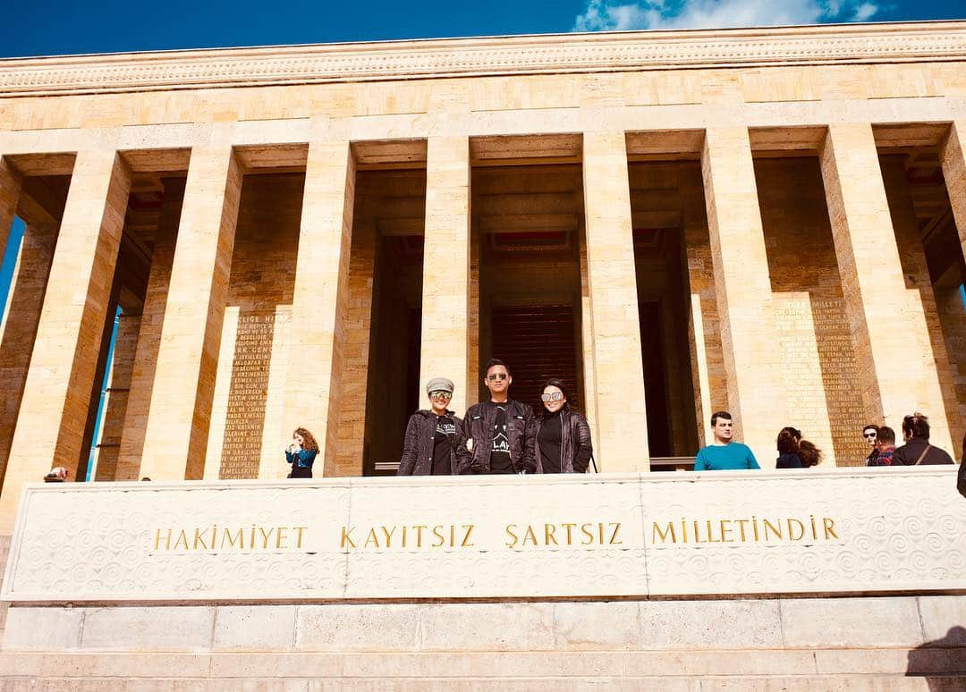 Ashantyさんのインスタグラム写真 - (AshantyInstagram)「Museum dan makam, Mustafa Kemal pasha Atatürk (12 Maret 1881—10 November 1938) #ankara #turkey  @aurelie.hermansyah @azriel_hermansyah」3月25日 21時48分 - ashanty_ash