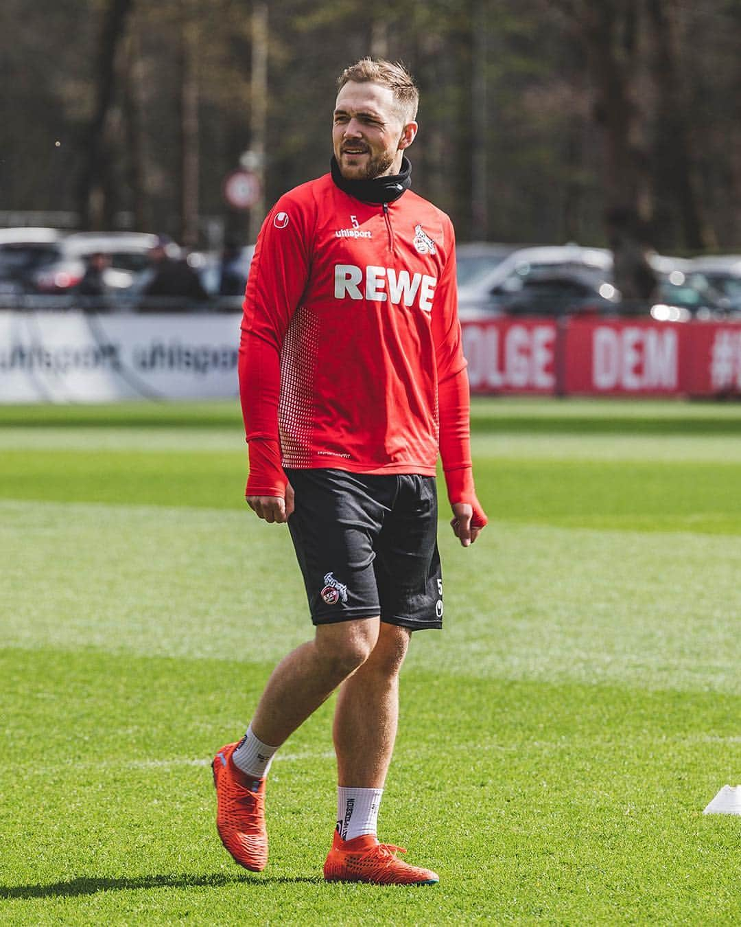 1.FCケルンさんのインスタグラム写真 - (1.FCケルンInstagram)「🔙@simonterodde9 und Rafael Czichos sind wieder gesund und beim #effzeh-Training dabei.💪 #Köln #Kölle #Terodde #Czichos」3月25日 21時49分 - fckoeln