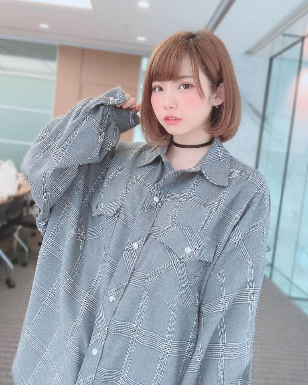 えなこさんのインスタグラム写真 - (えなこInstagram)「オーバーサイズのお洋服好き😘  Shirt:#emoda」3月25日 21時42分 - enakorin