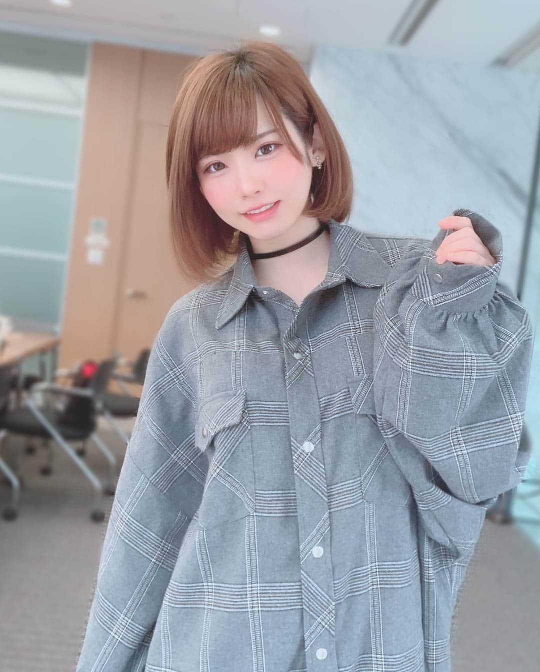 えなこさんのインスタグラム写真 - (えなこInstagram)「オーバーサイズのお洋服好き😘  Shirt:#emoda」3月25日 21時42分 - enakorin