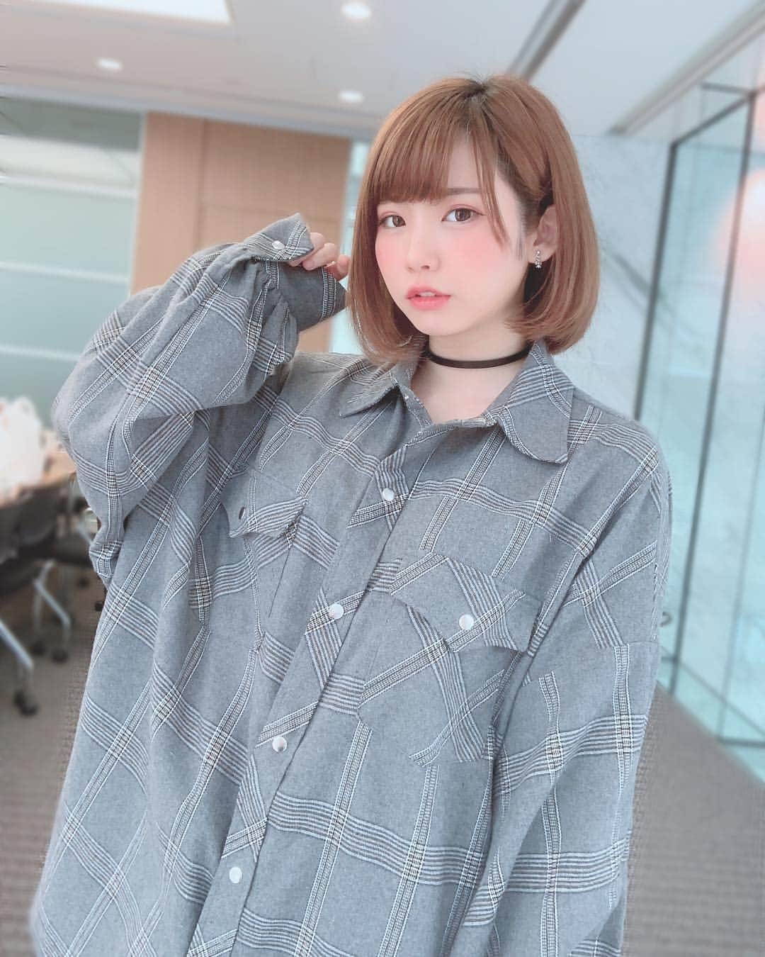 のインスタグラム：「オーバーサイズのお洋服好き😘  Shirt:#emoda」
