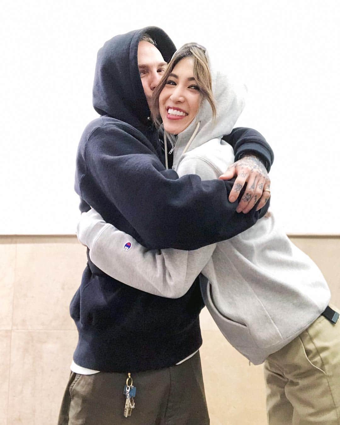 のインスタグラム：「ずーっと日本にいたらいいのに🥺🥺🥺 @mrgrantmartin  #familiar #goodtime #welcometotokyo #happy #loveyouguys #🇺🇸 #🇯🇵 #seeyousoon #gn #tattoo #cool #thesimpsons」
