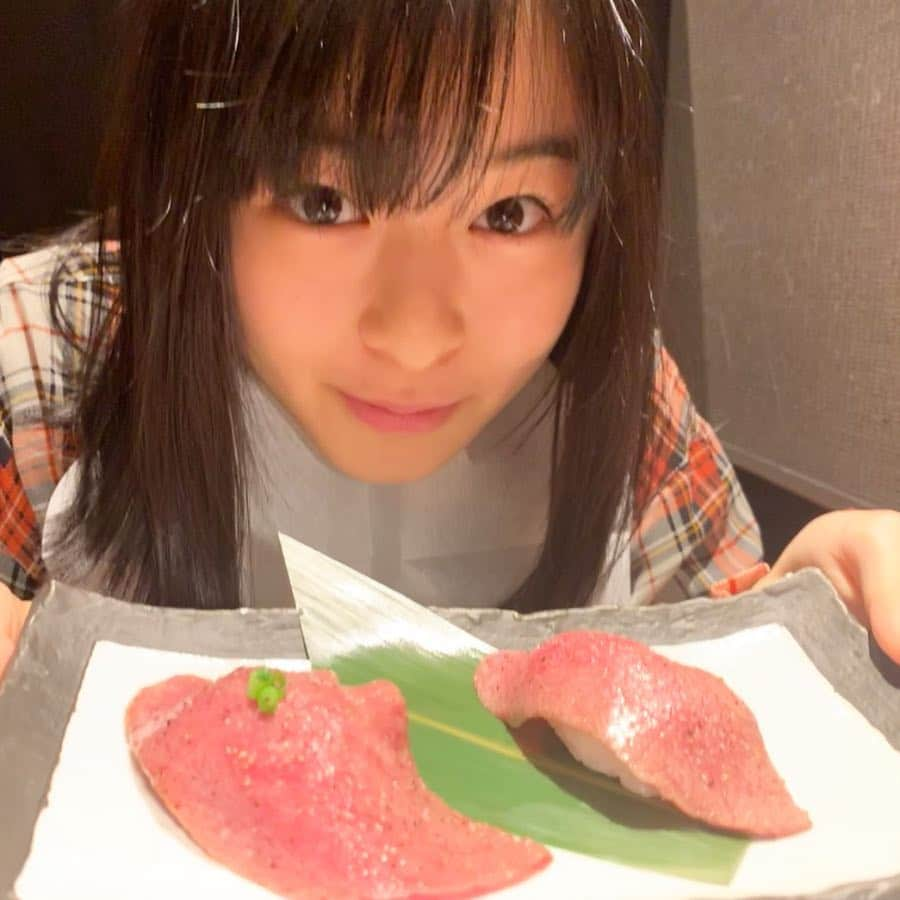 森七菜さんのインスタグラム写真 - (森七菜Instagram)「お肉🍖🍣 #肉寿司 #定期的にお肉 #野菜もちゃんと食べてます！笑 #もりなな #森七菜」3月25日 22時22分 - morinana_official