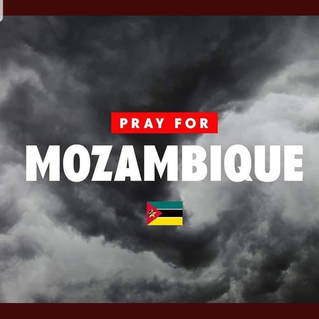 Fuse ODGさんのインスタグラム写真 - (Fuse ODGInstagram)「My people in Mozambique are experiencing a horrible situation right now, death toll could reach 1000 and a lot more lives at risk but I haven't seen many people put up anything as they would France, UK, USA etc. God Protect our innocent motherland. Looking into how we can all help and contribute with more than prayers #HelpMozambique #PrayForMozambique」3月25日 22時27分 - fuseodg