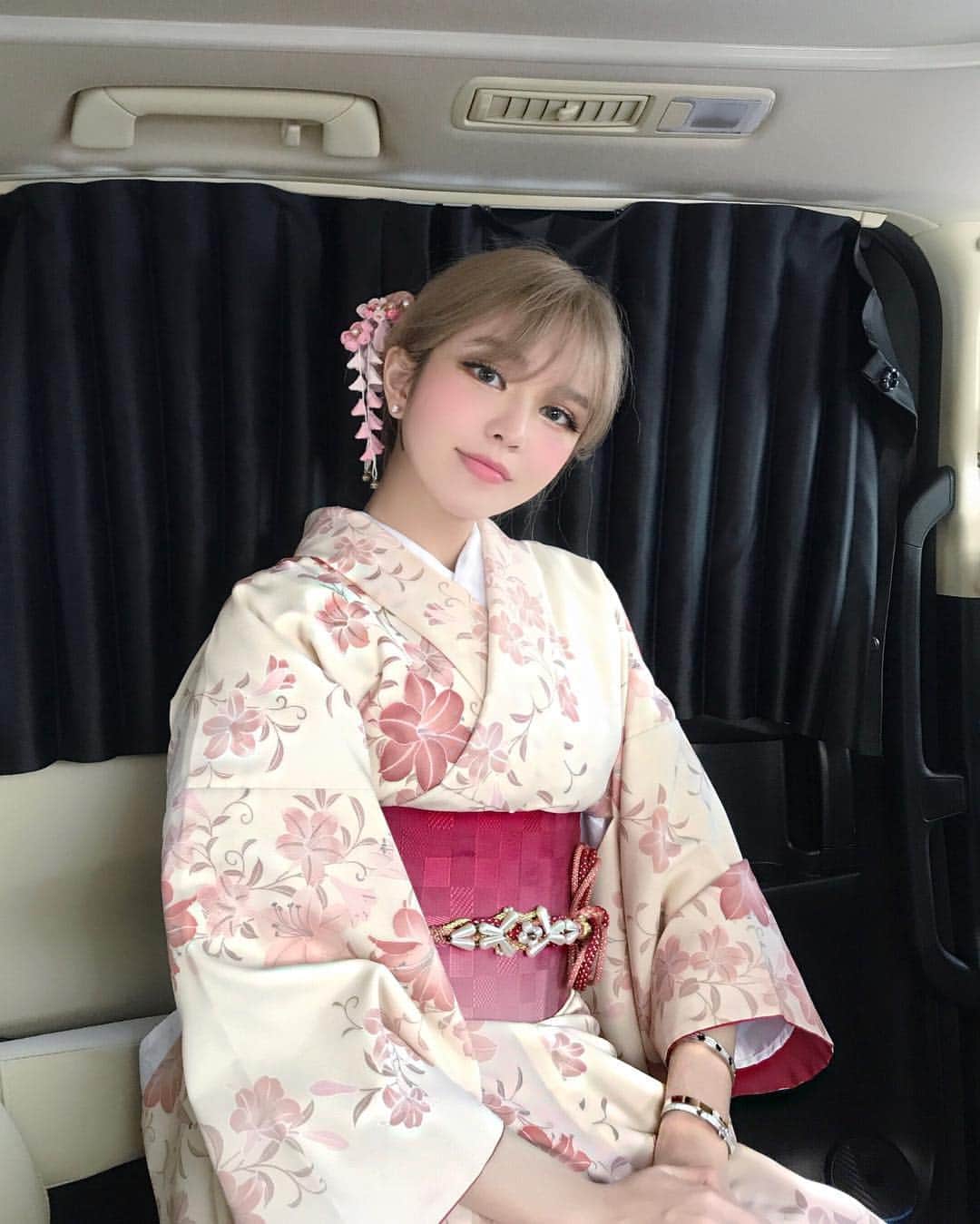 Grace Chowのインスタグラム：「粉粉妝🌸櫻花妹」