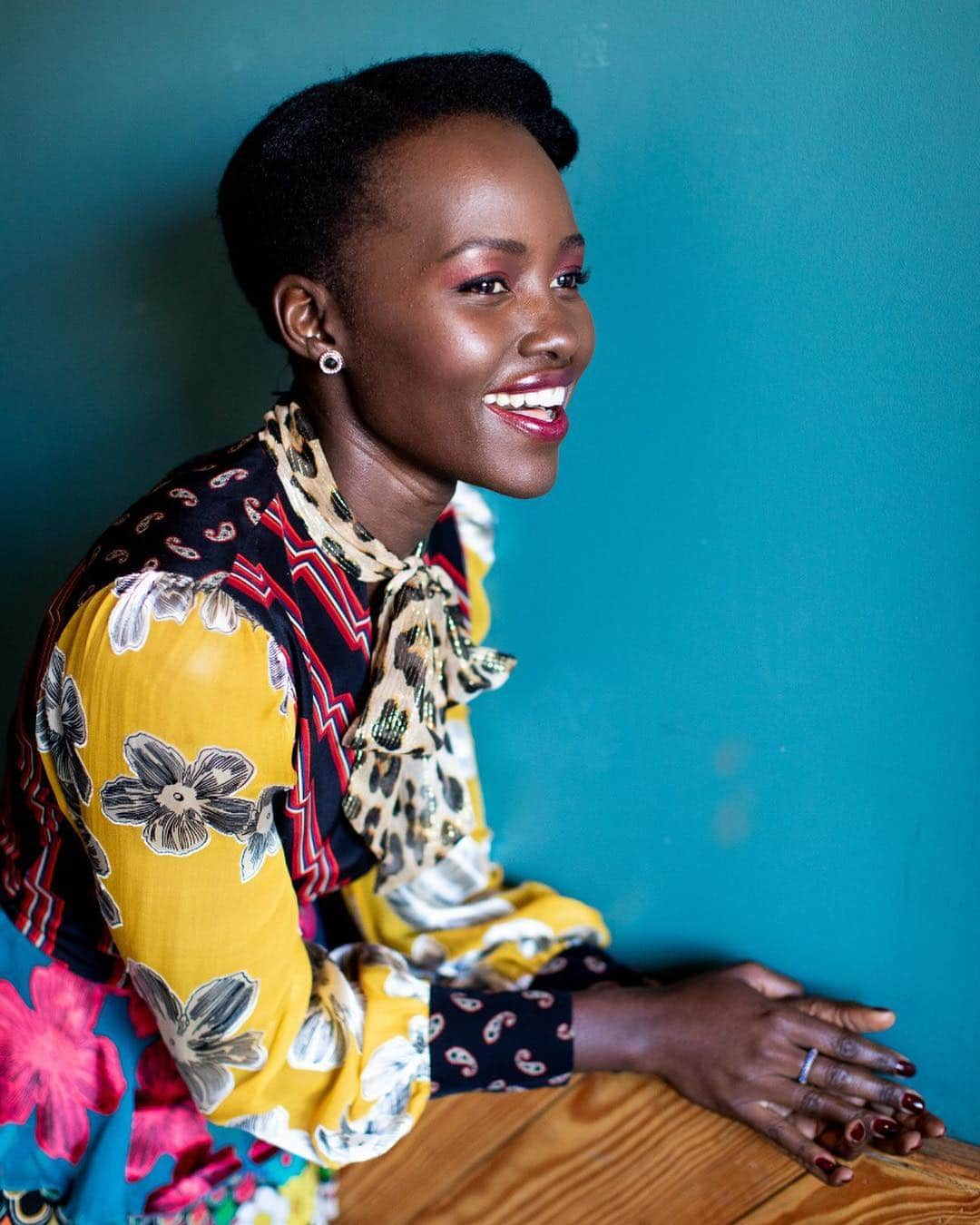 ニューヨーク・タイムズさんのインスタグラム写真 - (ニューヨーク・タイムズInstagram)「Lupita Nyong'o has been deliberate about creating a space for herself in an industry that wasn't built for her, writes #nytimes pop culture reporter Reggie Ugwu. The Kenyan-Mexican actress stars in “Us,” the new psychological horror film from @jordanpeele. She became the seventh black woman and first black African to win an Academy Award for acting, in 2014. And, with “Black Panther,” was part of a seismic shift away from whiteness as the unquestioned default in American popular cinema. With all this, @lupitanyongo is still learning how and where she wants to apply herself. “I’m not creative all the time, I’m just not,” she said. “Each role depletes me in some way, and I know that I do my best work when I’ve had time to remain fallow.” @ugwu recently spoke with Lupita in Austin, Texas, during @sxsw. Visit the link in our profile to read more from their conversation. @rogerkisby shot this portrait.」3月25日 22時40分 - nytimes