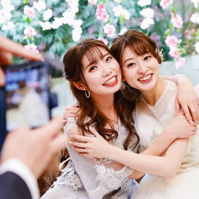 ルシアスガーデンさんのインスタグラム写真 - (ルシアスガーデンInstagram)「* ゲストとの触れ合いの時間を大切に💖 * * ルシアスガーデンで特別な1日を😌💭✨ *  #プレ花嫁 #ウェディング #ブライダル #結婚式準備 #結婚式 #大阪プレ花嫁 #プロポーズ #チャペル #マリッジリング #日本中のプレ花嫁さんと繋がりたい#プレ花嫁さんと繋がりたい #ルシアスガーデン #ウエディングフォト #卒レポ #花嫁準備 #式場 #式場見学 #式場選び #ブライダルフェア #結婚式場 #結婚準備 #花嫁  #婚約 #テラス付き #2019春婚 #マリッジリング#ゲストハウス #ガーデンウェディング #触れ合い #披露宴」3月25日 22時46分 - luscious_garden