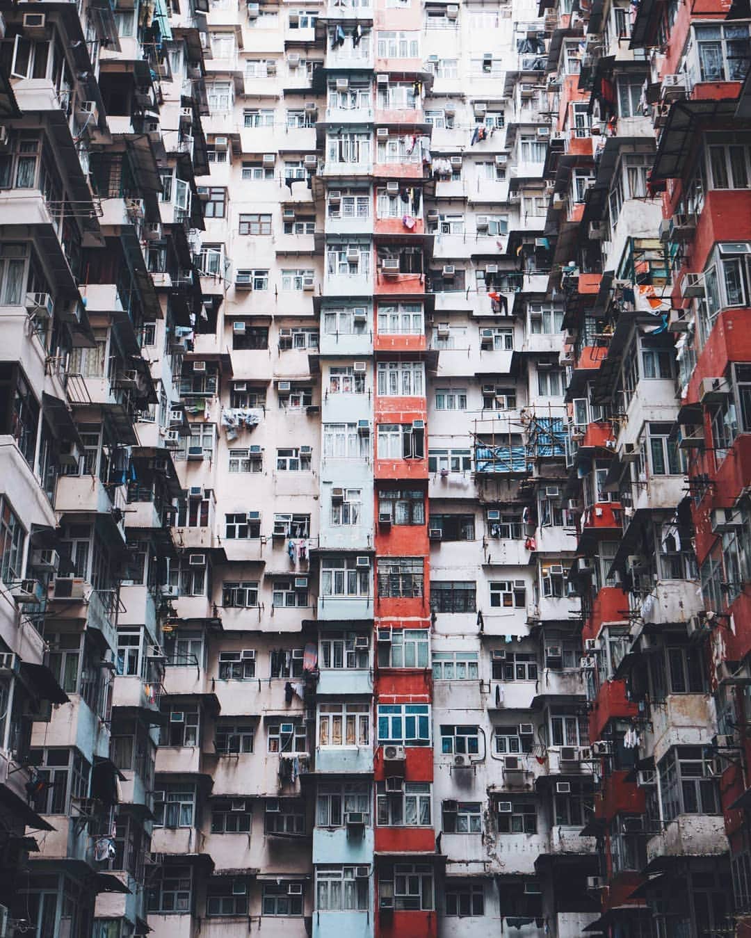 福田洋昭のインスタグラム：「Just cause, it's been a while #HK #Clustered」