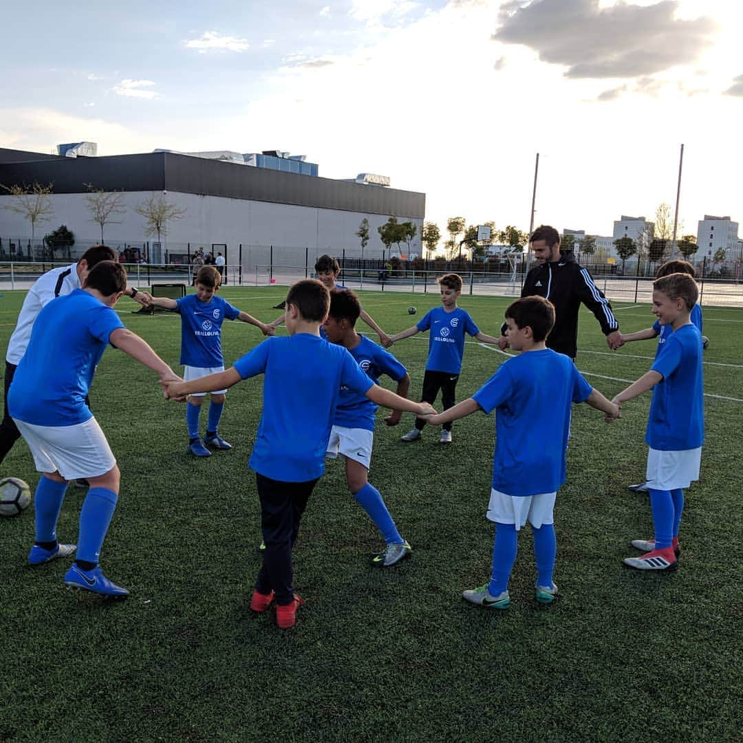 パブロ・サラビアさんのインスタグラム写真 - (パブロ・サラビアInstagram)「😄⚽😄 @carvajalysarabiaacademia #futbol #formacion #academia  #Sunday #Madrid」3月25日 22時58分 - pablosarabia92