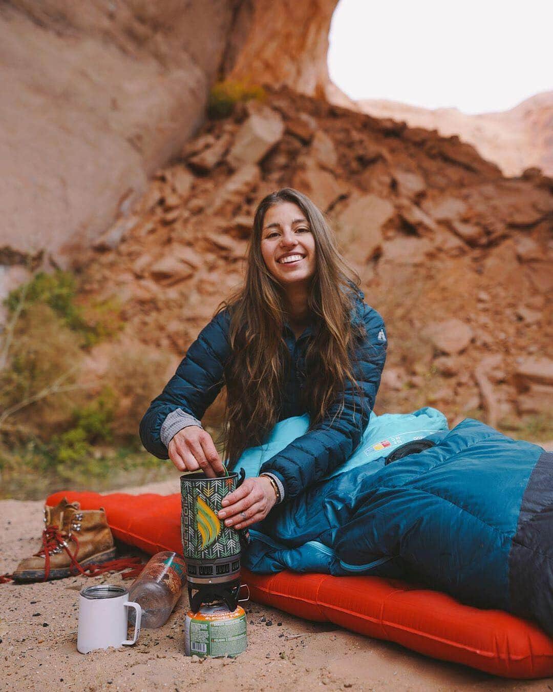 エディー・バウアーさんのインスタグラム写真 - (エディー・バウアーInstagram)「Making meals from bed is one of the best things about camping. What tips and tricks do you have for the backcountry?  Photo: @vagabondhearts #LiveYourAdventure」3月25日 23時06分 - eddiebauer