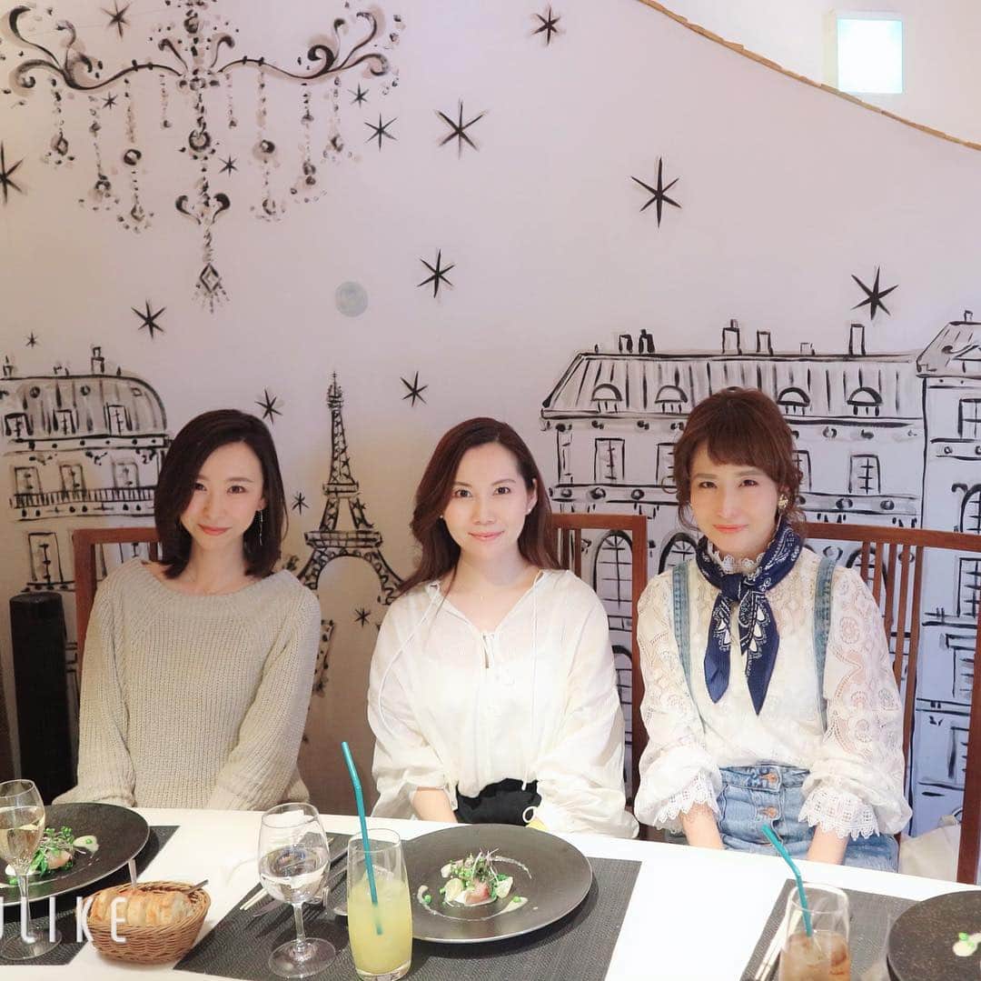 宮崎真梨子さんのインスタグラム写真 - (宮崎真梨子Instagram)「昨日は、 @mami019 ちゃんと @yoshinon777 ちゃんと銀座でランチ♡ ∵ もう幸せ過ぎたー♡楽しかったー♡2人の話を聞いて、もっといろいろ頑張らねばと思った♡やっぱ美しい人は違うな♡とりあえず、痩せよう‼︎ ∵ ∵ #銀座 #銀座ランチ #ahill #ハンバーグ #フォワグラハンバーグ #鉄板焼き #鉄板焼きランチ #ママ会 #ミヤマリ #vocest #vocemagazine #美容ブロガー #インフルエンサー #ママ #男の子ママ #ママモデル #サロモ #超未熟児ママ」3月25日 23時16分 - miyamari92