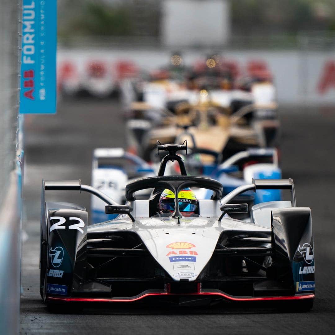 Nissanさんのインスタグラム写真 - (NissanInstagram)「Nissan has scored its first podium in the all-electric @fiaformulae street racing championship with racer @oliverrowland1 finishing second in the Sanya E-Prix in China. #NissanFormulaE #SanyaEPrix」3月25日 23時17分 - nissan