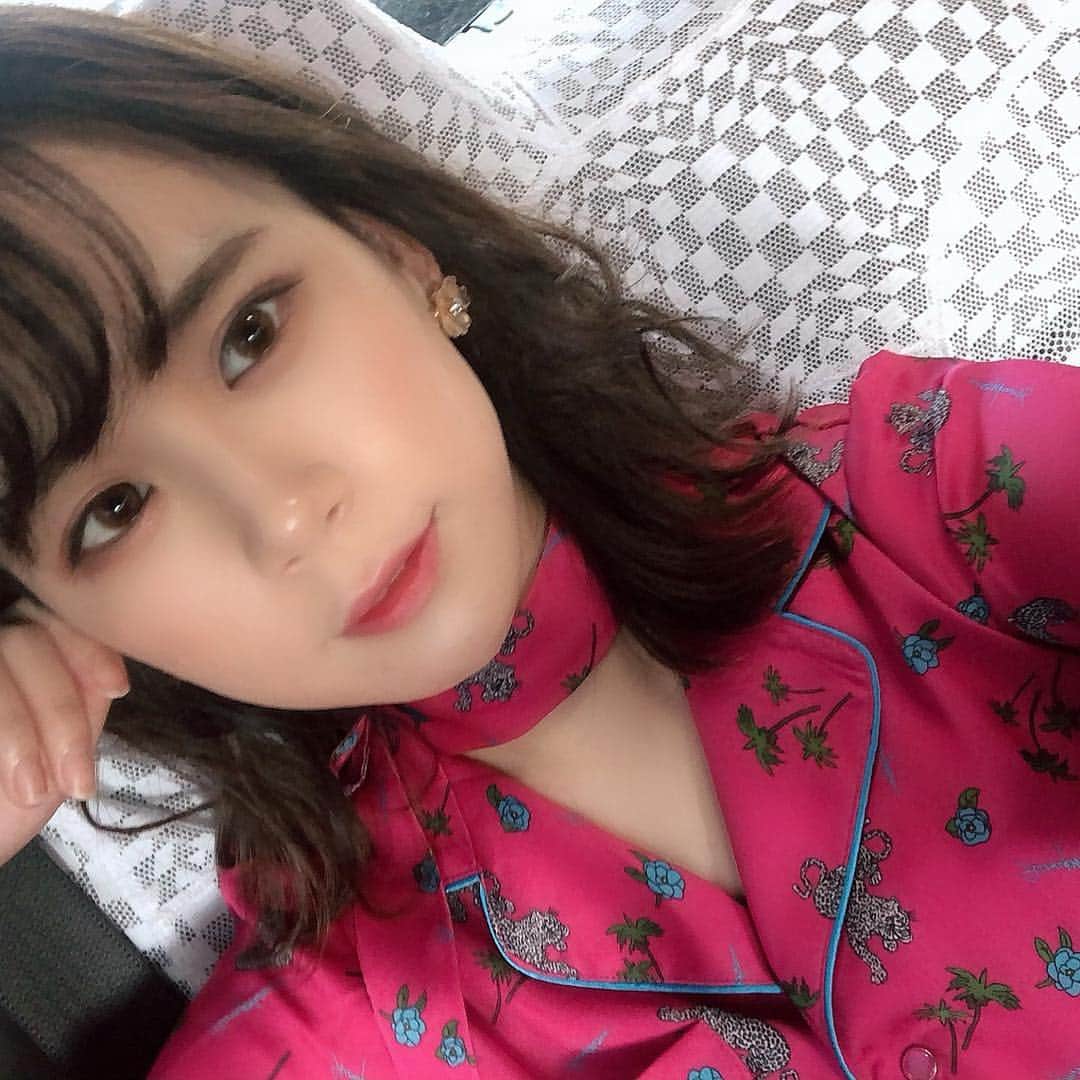 末吉咲子のインスタグラム：「ファンミーティング「さきこみゅにてぃー」本当にありがとうございました🙇‍♀️✨ ファンの皆さんをはじめとする、沢山の人達に支えられて私はここに立ってるんだなって改めて実感したし、ちゃんと生きよう💪って思いました！ ファンのみんなが大好きだー🥺❤️❤️ 目標頑張らなきゃ🤣💪🔥 2번째 팬 미팅 완전성공!근데....나 이회사들어가서 여자로서 활동한게 펜미팅밖에없다는건.... 뭐지...?^^ㅎㅎ 그래도 와주신 팬분들 도와주신 기획사직원분들께서 많이 감사드립니다!!」