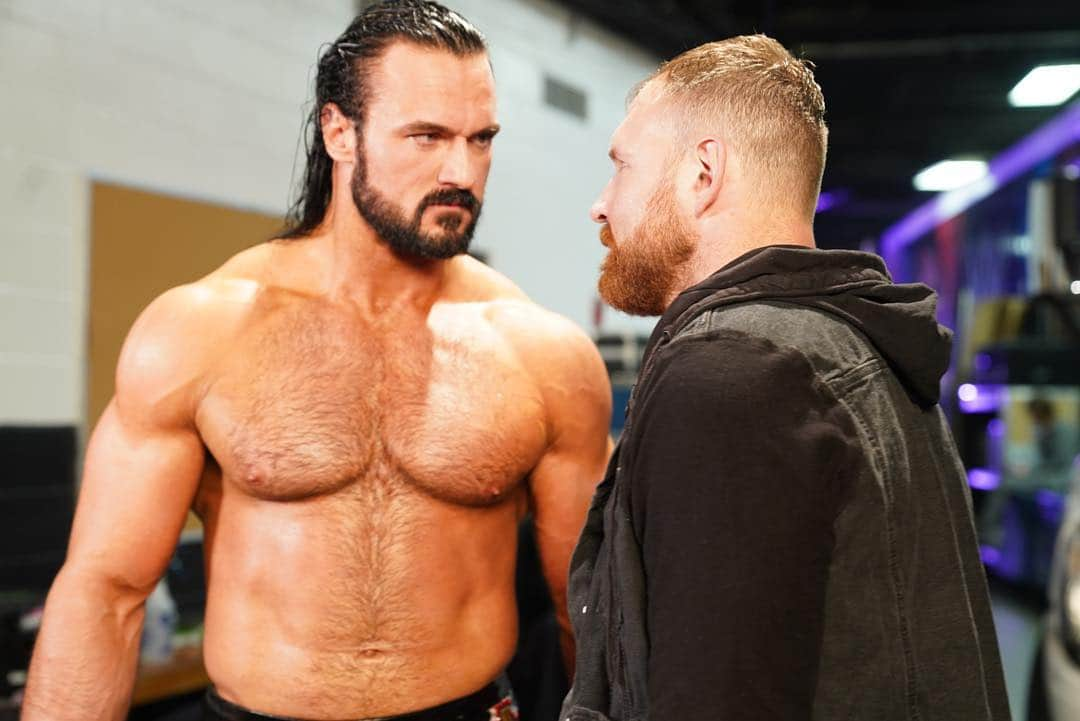 WWEさんのインスタグラム写真 - (WWEInstagram)「#DeanAmbrose just challenged @dmcintyrewwe to a #LastManStanding match tonight! #Raw」3月26日 10時12分 - wwe