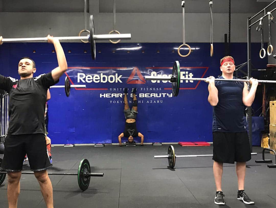 のインスタグラム：「いやー1週間空くと鈍る🥶皆さん強すぎる🥴#crossfit #crossfit西麻布 #ayabootcamp #今日も終わったの1番最後笑笑」