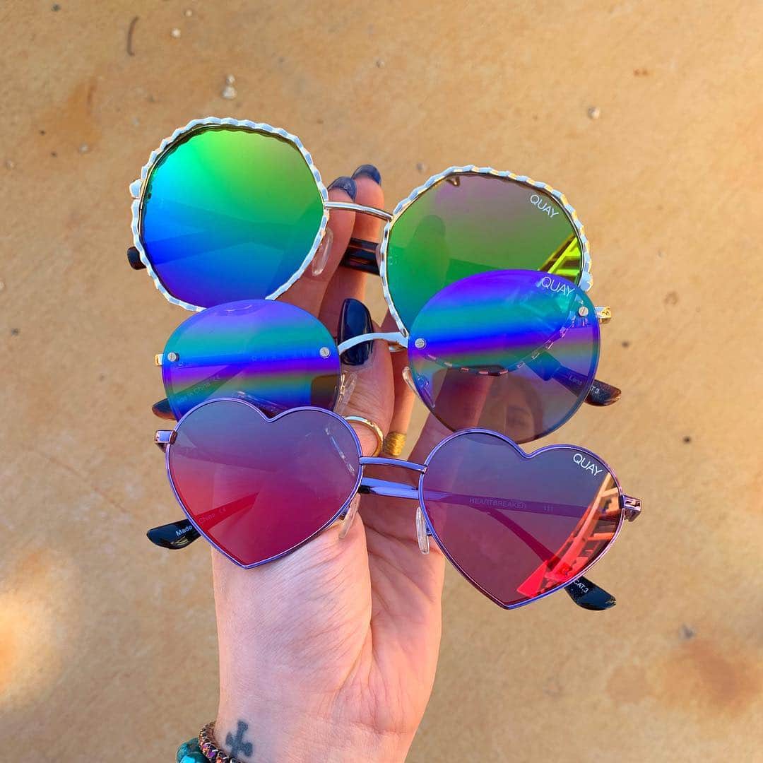 quayaustraliaさんのインスタグラム写真 - (quayaustraliaInstagram)「Fuel the festival vibe 🌵🎶 Level up your look with sunnies for every festival babe 🌈 #QUAYAUSTRALIA」3月26日 10時16分 - quayaustralia