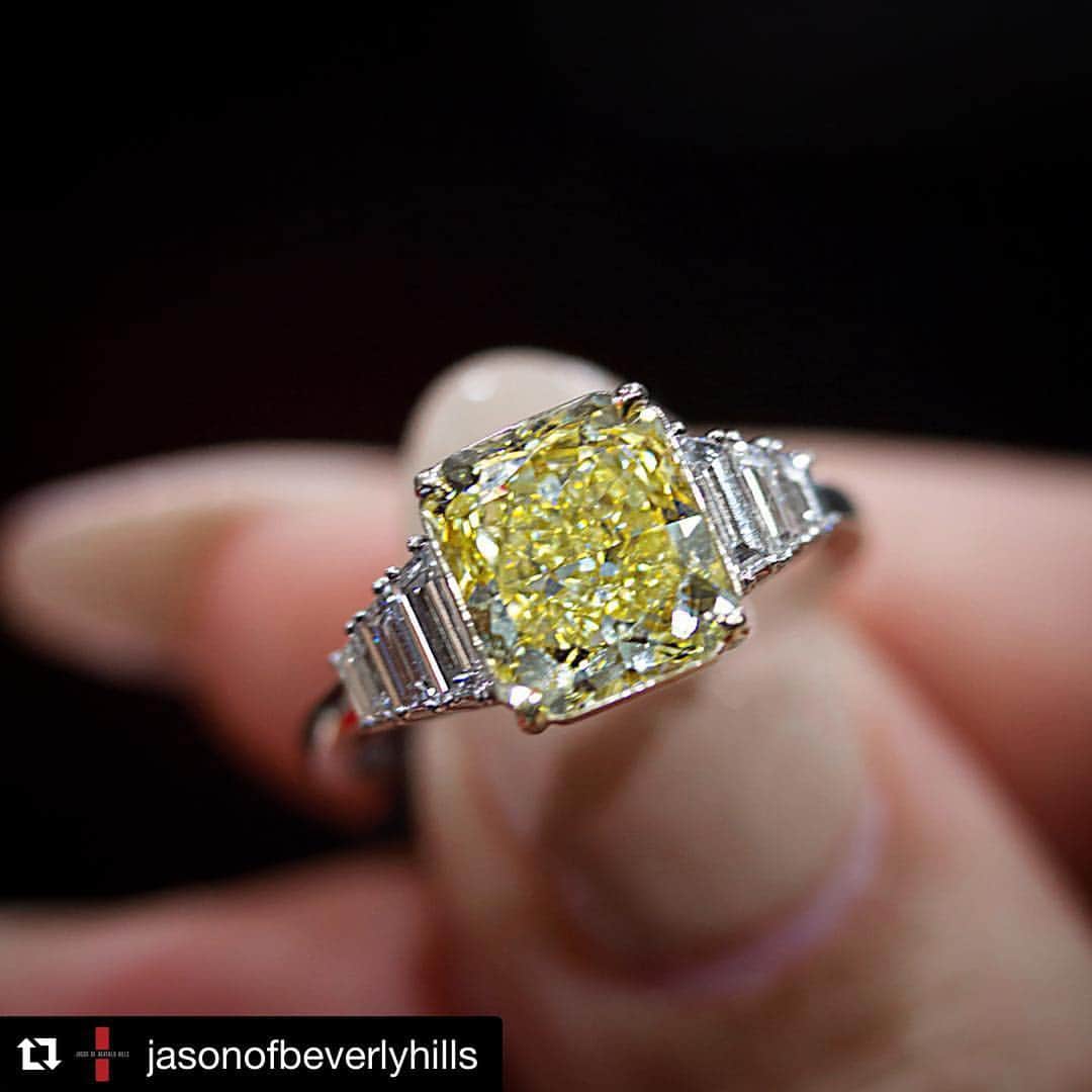 Jason of Beverly Hills Tokyoさんのインスタグラム写真 - (Jason of Beverly Hills TokyoInstagram)「#Repost @jasonofbeverlyhills with @get_repost ・・・ Going out on display today. #jasonofbh #jasonofbeverlyhills #engagementring #bridal」3月26日 8時48分 - jasonofbeverlyhills_tokyo