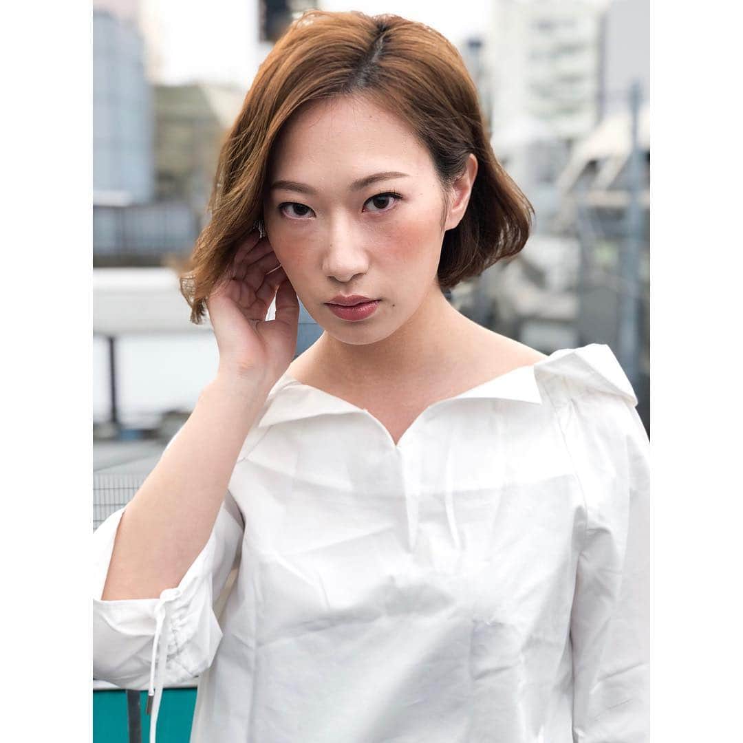 長津 健一郎のインスタグラム：「hair,makeup,styling,,,my works 今日も元気^_^ 最近Instagram再開！ 楽しいく投稿します自由にインスタやろ！ 😃😊👍 —————————————— ---------------------------- @nagatsu_ken @quatrochiba.jp @quatro.style 担当プロデューサーnagatsu QUATRO千葉★ NET予約は、プロフィールのURLから^ ^ 千葉県千葉市中央区本千葉町１ー１　１階  #quatrochiba #サロモ  #メイク #美容 #ヘアスタイリスト  #ひたちなか #コーディネート#コーデ #quatro  #hairstyle  #hairstyles  #hairstylist  #ヘアサロン#ファッション#千葉中央 #撮影会 #撮影 #モデル #撮影モデル募集 #サロン #水戸 #instagood #photooftheday #love #followme」
