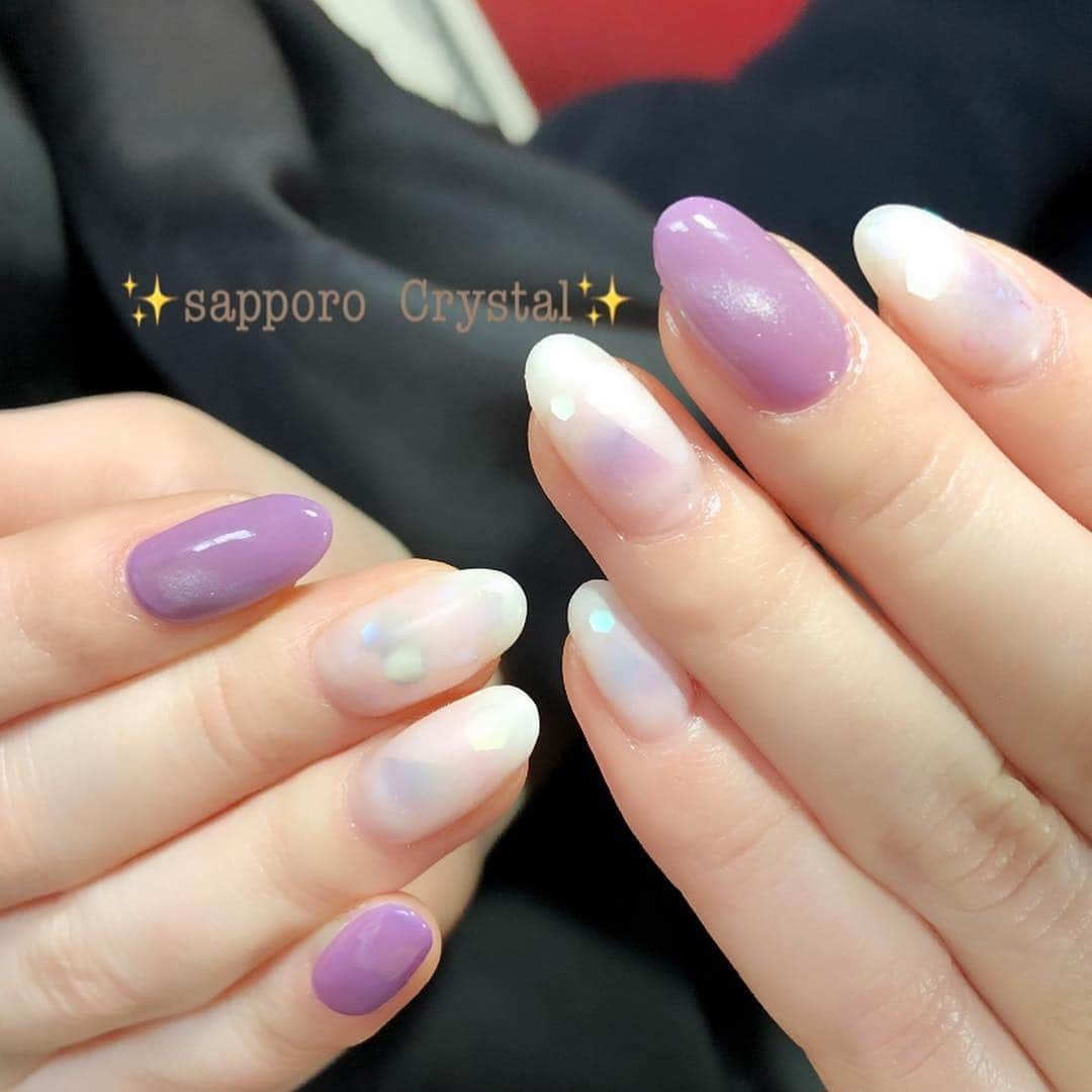 LUCU♡GELさんのインスタグラム写真 - (LUCU♡GELInstagram)「ルクジェル綺麗カラーリポスト！  @lucugel_nail  PLT02 WHS01 私とお揃いネイル💅磨りガラスみたいな感じ✨💕 ＃札幌＃札幌ネイル＃札幌クリスタル＃ルクジェル#大人ネイル＃オフィスネイル＃シンプルネイル#上品ネイル#ニュアンスネイル#sapporo#hokkaido#大通#ネイル#ジェルネイル#札幌 ネイルサロン#sapporo nail#ルクジェルエデュケーター#LUCUGEL#北海道#札幌大通ネイル#美甲#創成川公園#創成川イースト#大通ネイル#CRYSTAL#agehagel#ネイルサロンクリスタル#札幌ルクジェル#ルクジェルセミナー#純国産ジェル#化粧品登録済み#アンチエイジング#美容#美甲 @crystalnail.nail @takigawa_hiroshi」3月26日 9時25分 - lucugel_nail