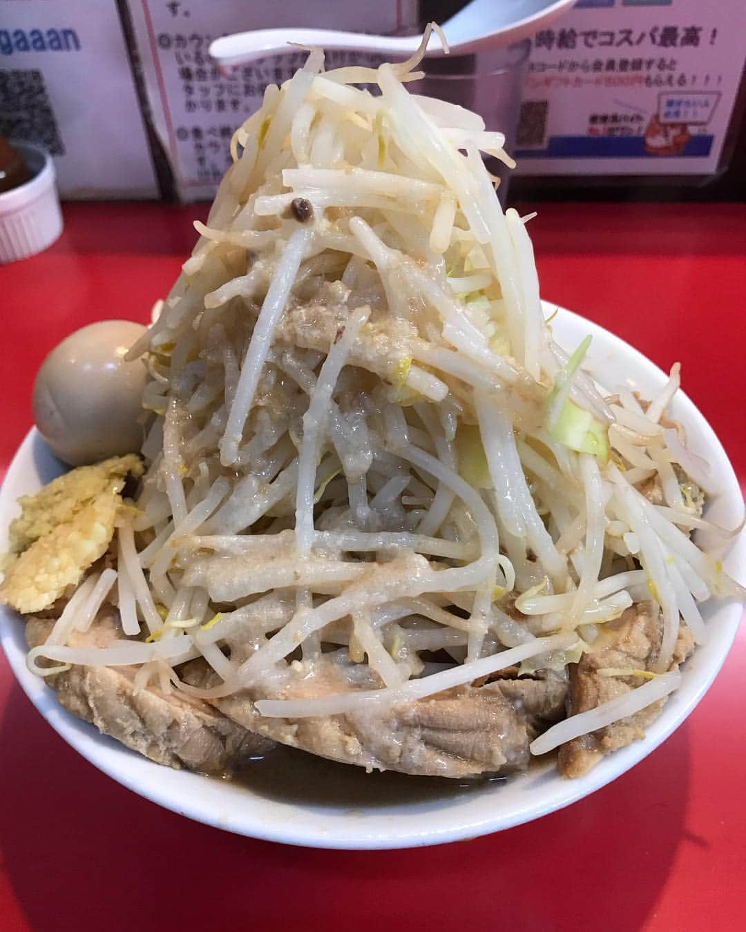 のインスタグラム：「昨日は以前から行ってみたかった『千里眼』に初めて行ってきました☆ 『辛揚げ』が良いアクセントですな♪ 次回は『ニンニクザンマイ』にトライしてみようと思いますだ  #靖乃 #千里眼」