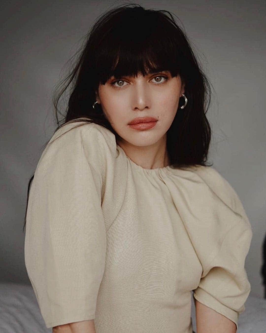 ナタリー・スアレスさんのインスタグラム写真 - (ナタリー・スアレスInstagram)「Team Suarez and I played with our new @leicacamerausa CL mirrorless camera today. This magical 35mm lens feels raw, dreamy, and almost film-like. #LeicaCL (dress by @wconcept @moontan_official) 📸」3月26日 9時39分 - natalieoffduty