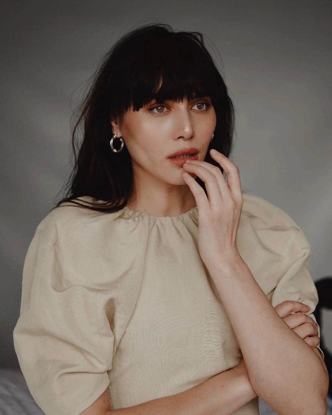 ナタリー・スアレスさんのインスタグラム写真 - (ナタリー・スアレスInstagram)「Team Suarez and I played with our new @leicacamerausa CL mirrorless camera today. This magical 35mm lens feels raw, dreamy, and almost film-like. #LeicaCL (dress by @wconcept @moontan_official) 📸」3月26日 9時39分 - natalieoffduty
