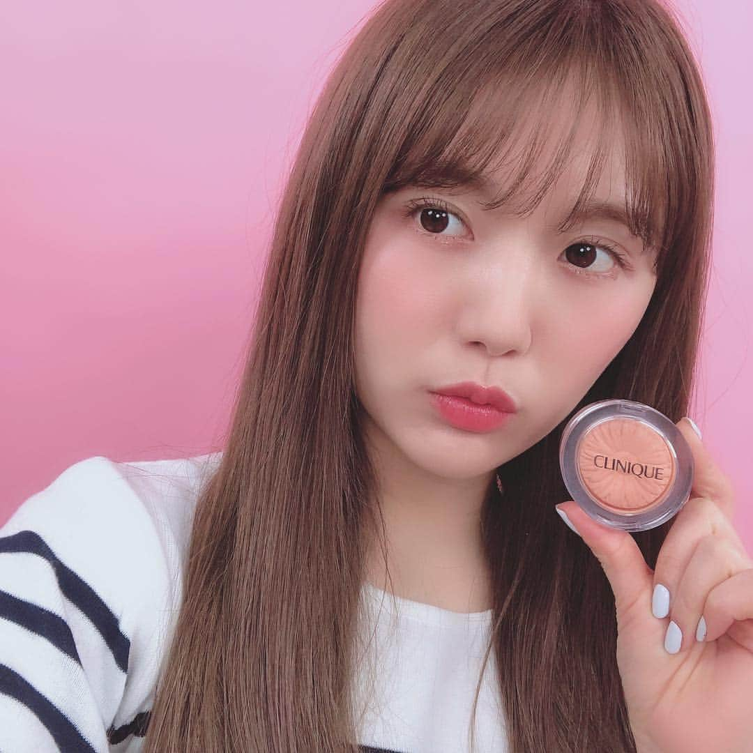 ひよんさんのインスタグラム写真 - (ひよんInstagram)「🌸🍊🍡💄 ㅤㅤㅤㅤㅤㅤㅤㅤㅤㅤㅤㅤㅤ 最近ゲットした @clinique の #チークポップ 🧡 春らしくてとっても可愛い色だよ😆💕 ひよんは新色の #ソルベポップ にしました☺️ ふんわり優しい感じでオレンジ色は苦手意識があったのだけど、これは抵抗なくつけられる🥰 ㅤㅤㅤㅤㅤㅤㅤㅤㅤㅤㅤㅤㅤ #beauty #cosmetics #clinique #cheek #orangemakeup #메이크업 #오랜지메이크업 #치크 #봄메이크업 #희영 #オレンジチーク #春メイク #クリニーク #ひよん #インスタ限定」3月26日 9時47分 - cchan_fee4