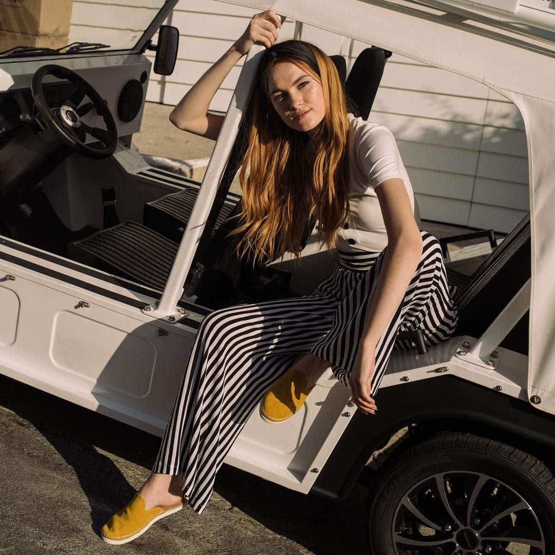 シービーズのインスタグラム：「Introducing the Ocean Park Mule. Sister to our best selling Ocean Park Espadrille, these fun little slip-ons are perfect for all things spring ☀️」
