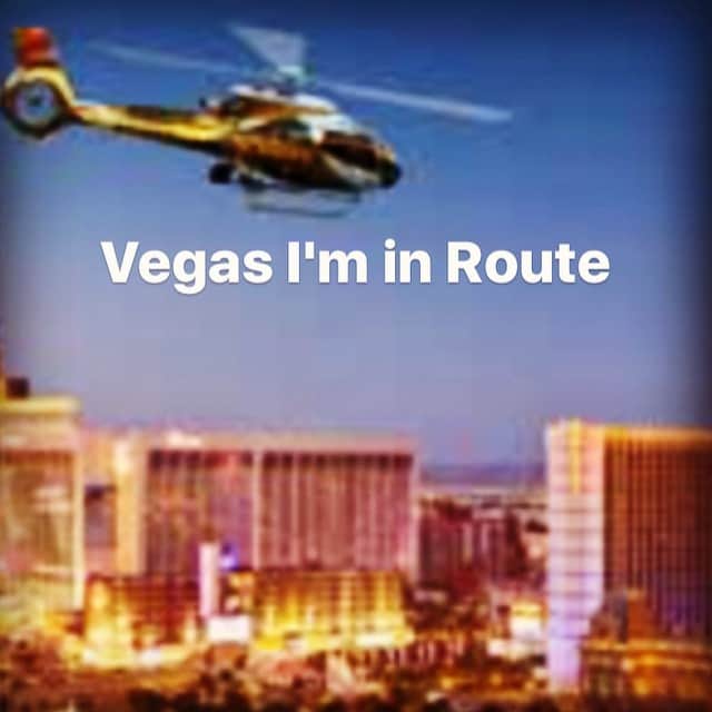 ジョゼフ・シモンズさんのインスタグラム写真 - (ジョゼフ・シモンズInstagram)「Vegas!!!! I'm coming!!! With @aerosmith Back with my peeps.  Mel you ready @meldebarge  @ontherecordlv April 6th Less than Two weeks away.  Walk this way.  I'm on the wheels of steel.  #AskSomebody. #theoriganator @ontherecordlv  get ready!!! ✈️✈️✈️」3月26日 10時11分 - revwon