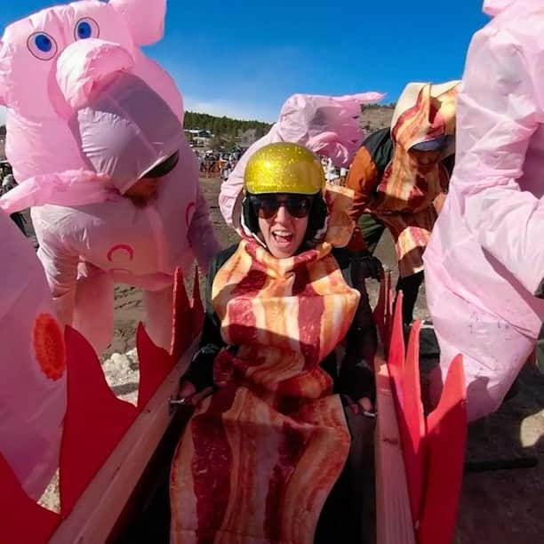 のインスタグラム：「Our definition of #MarchMadness. 🐷#allthemud #pigsandbacon #coffinraces #frozendeadguydays #builtforplay」