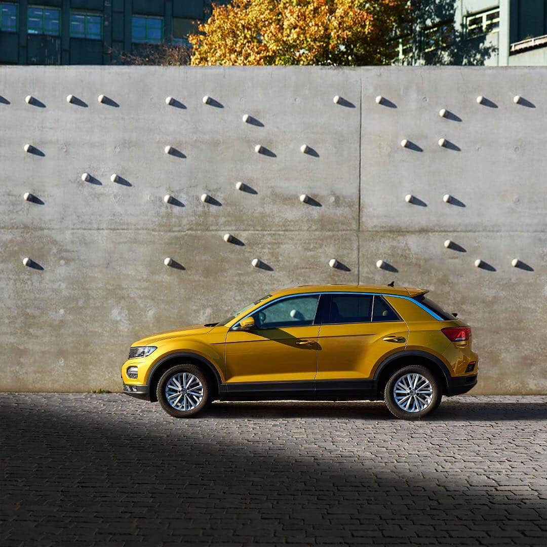 フォルクスワーゲンさんのインスタグラム写真 - (フォルクスワーゲンInstagram)「Connect the dots. #dots #writing #vwtroc #volkswagen #vw」3月26日 1時15分 - volkswagen