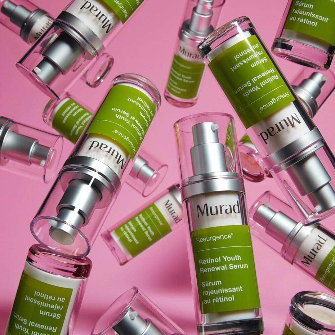 のインスタグラム：「#Regram @MuradSkincare ・・・ Why is our Retinol Youth Renewal Serum the #1 retinol product in the U.S. ? . 🏆 Up to 250% more renewing power than traditional retinol 🏆 In just 2 weeks, 93% saw a reduction in lines and wrinkles 🏆 In just 2 weeks, 98% noticed smoother skin . Leave a 💚 if #retinol is in your routine! Get it @Sephora!」