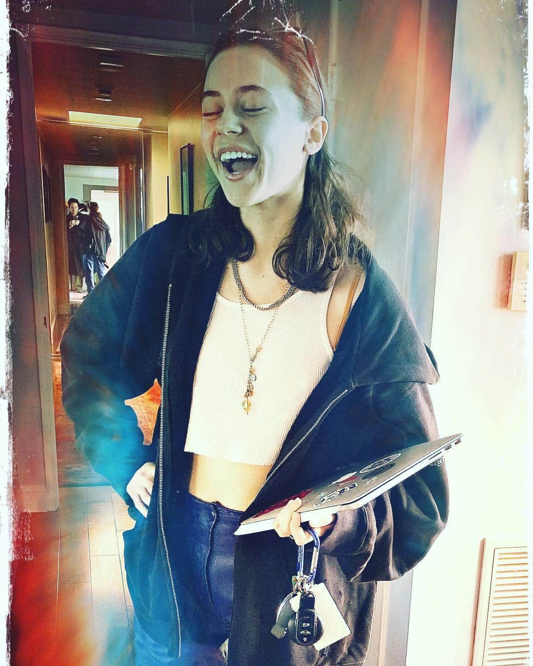 ロブ・モローのインスタグラム：「Congratulation to TSM!! Last day of high school and getting into her first choice of college.  So Proud. #greatkid」