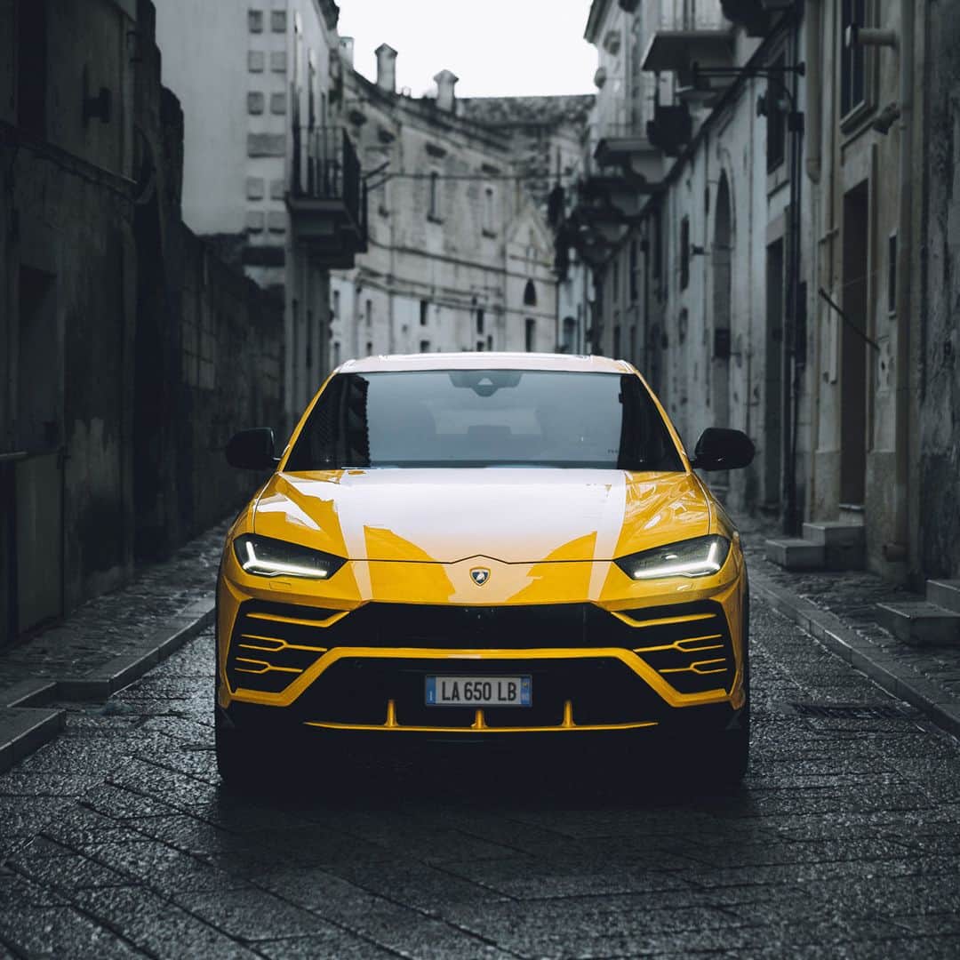 ランボルギーニのインスタグラム：「Places full of magic and history. Places you can go with Lamborghini Urus. Can you guess where we are starting from the photo by @Thomas_K? Here’s a clue: it’s the 2019 European Capital of Culture. Follow our Instagram Stories to find out. #Lamborghini #RoadsDiscovery #Urus #SinceWeMadeItPossible」