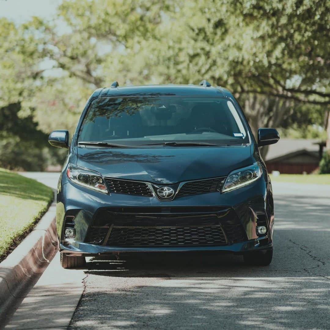 toyotausaさんのインスタグラム写真 - (toyotausaInstagram)「Spoil them with unmatched safety and style! #Sienna #LetsGoPlaces」3月26日 2時09分 - toyotausa