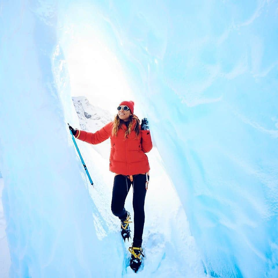 ミーガン・マーチンさんのインスタグラム写真 - (ミーガン・マーチンInstagram)「I feel so lucky to have been able to explore so many cool places! These glaciers in New Zealand are some of the coolest things I’ve ever seen! Ever since watching Lord of the Rings as a kid, New Zealand has been on my list of places to go, so this was truly a dream come true ✨!!! Which places are on your list? • • • 📸 by @jaykolsch」3月26日 2時16分 - meaganmartin89