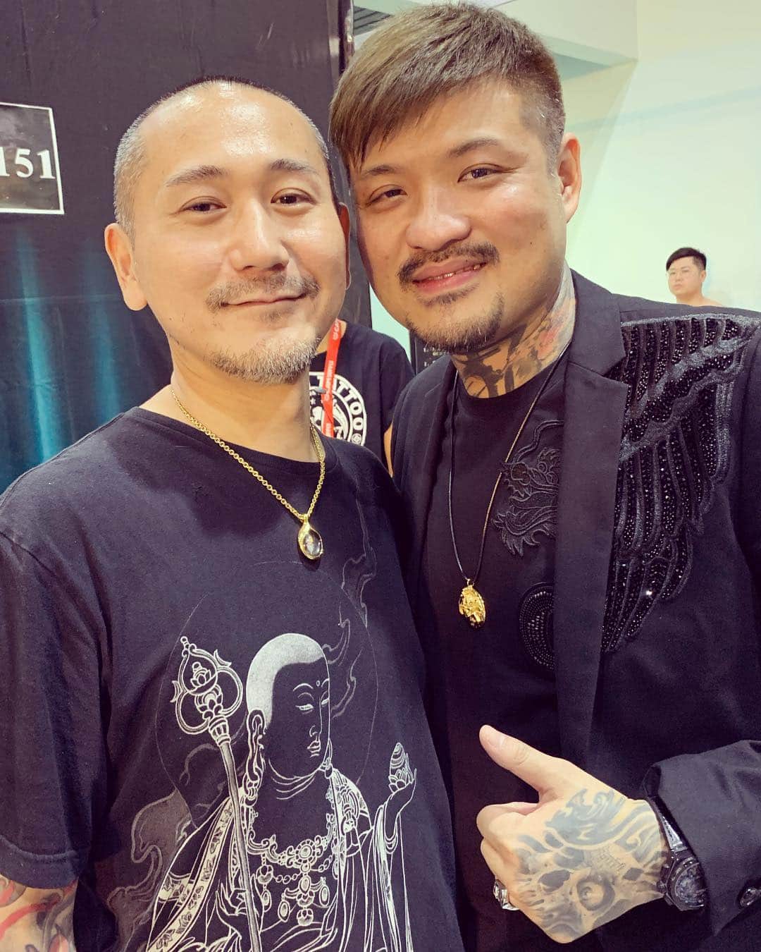 SHIGEのインスタグラム：「First of all,, Thank you so much for your hospitality @tai_yun_chen ,, Actually, I came back to Kaohsiung for the first time in 10 years,, Spend a really good times at @taiwantattooconvention ,, Such a good Tattoo Convention it was,, #taiwantattooconvention #taiwan #kaohsiung」