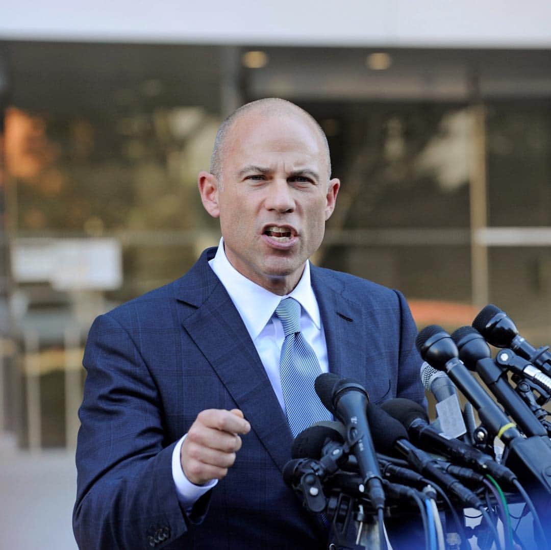 NBC Newsさんのインスタグラム写真 - (NBC NewsInstagram)「BREAKING: Michael #Avenatti has been arrested and accused of attempting to extort $20M+ in payments from #Nike. More at the link in our bio. . 📷 Andrew Cullen / @reuters」3月26日 2時43分 - nbcnews