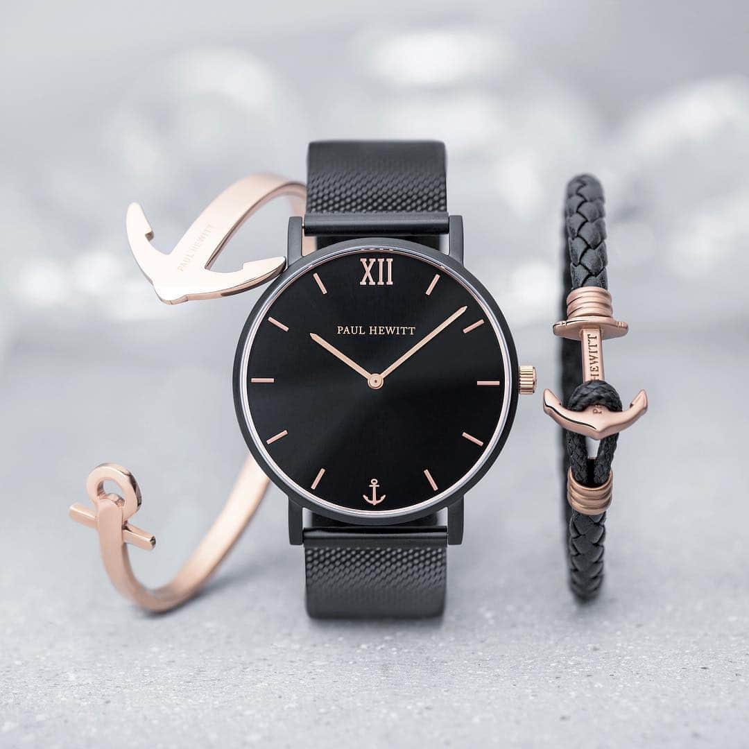 PAUL HEWITTさんのインスタグラム写真 - (PAUL HEWITTInstagram)「Life needs to be accessorized. Works best with our classy black and rose golden pieces. ⌚💫⚓ #getAnchored #paulhewitt #sailorline #ancuff #phreplite __ #womenswatch #womenstyle #anchorbracelet #womensaccessories #rosegold #details #watchdaily #closeup #anchor #womensbracelet #womenwatch」3月26日 2時44分 - paul_hewitt